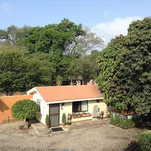 https://la-casita-de-fraida.guadalajarahotels.info